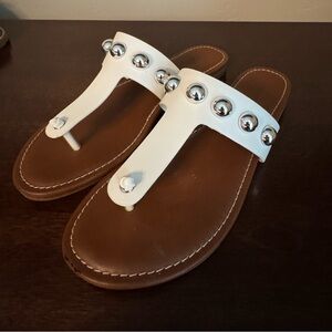 Cushionaire White Sandals with Silver Accents
